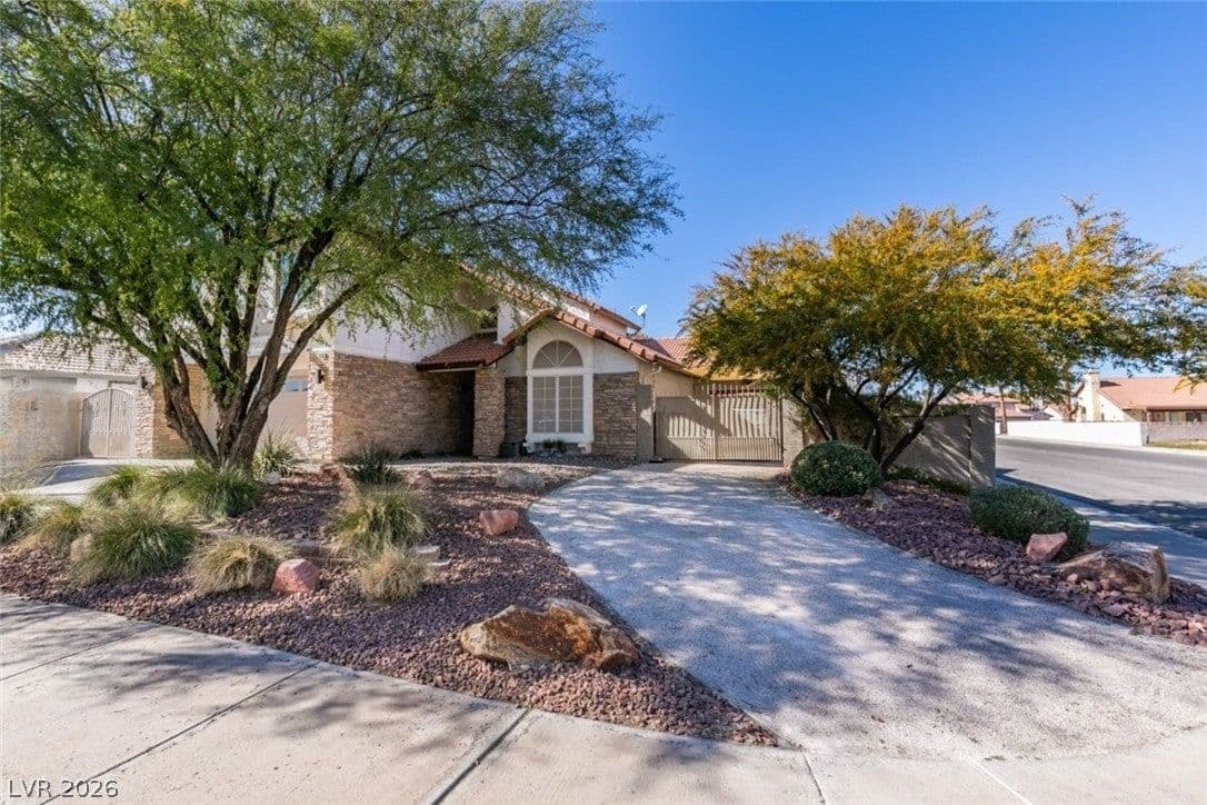 341 Simon Bolivar Drive photo 4