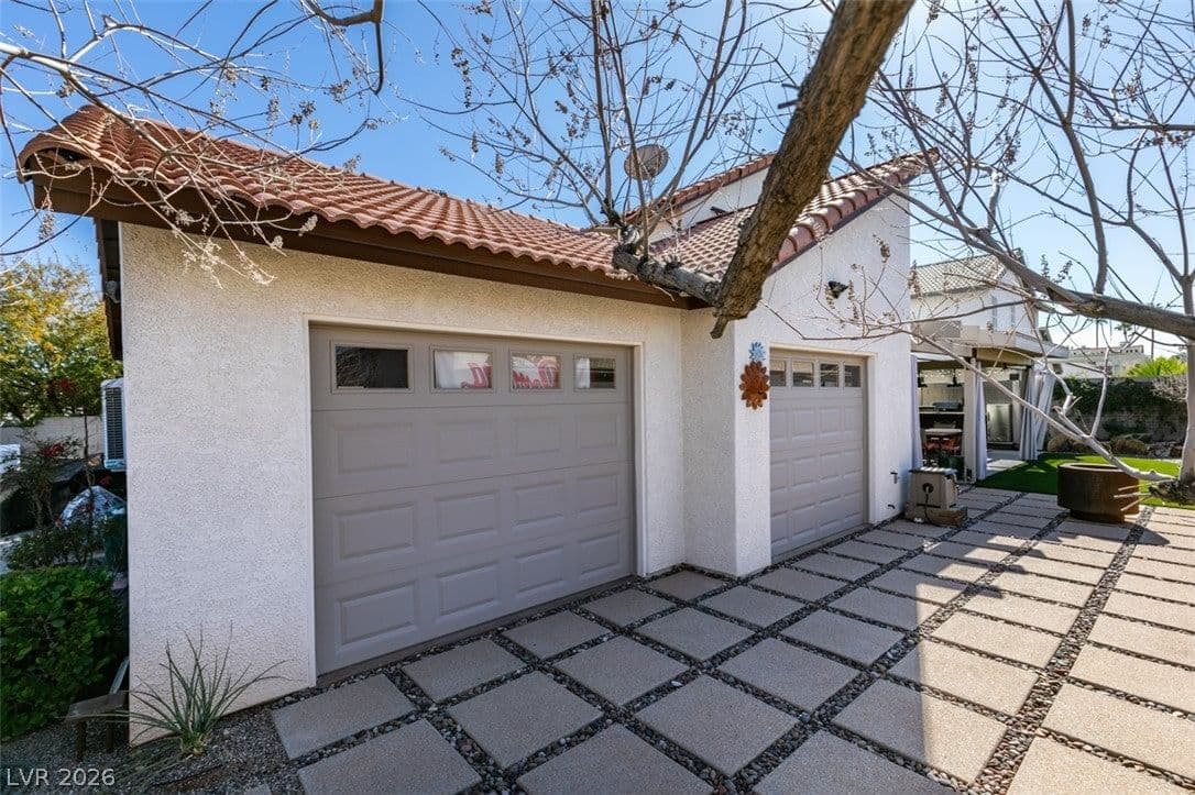 341 Simon Bolivar Drive photo 5