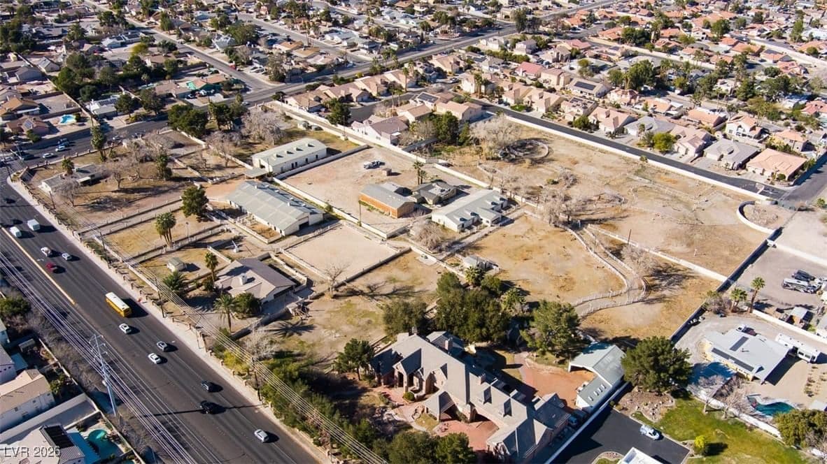 3910 Russell Road photo 3