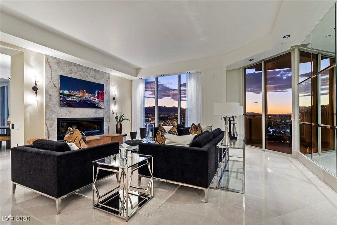 2747 Paradise Road photo 5
