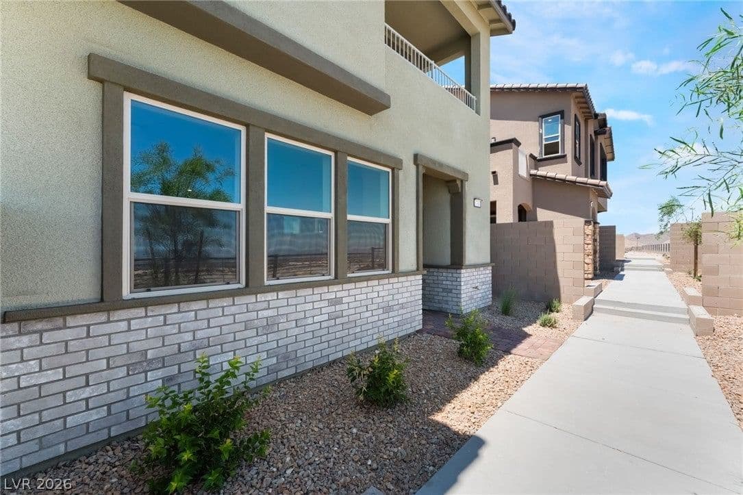 1784 Sparrow Nest Street photo 3