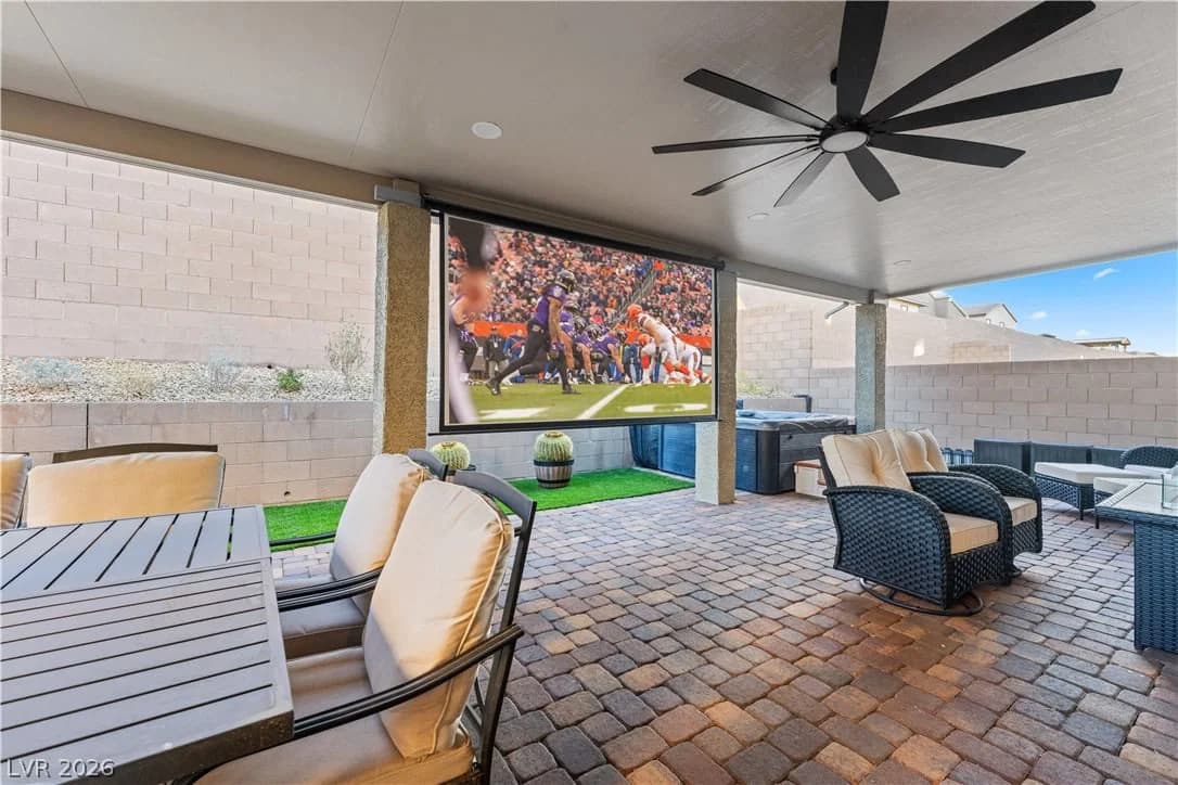 145 Rohan Crest Avenue photo 3