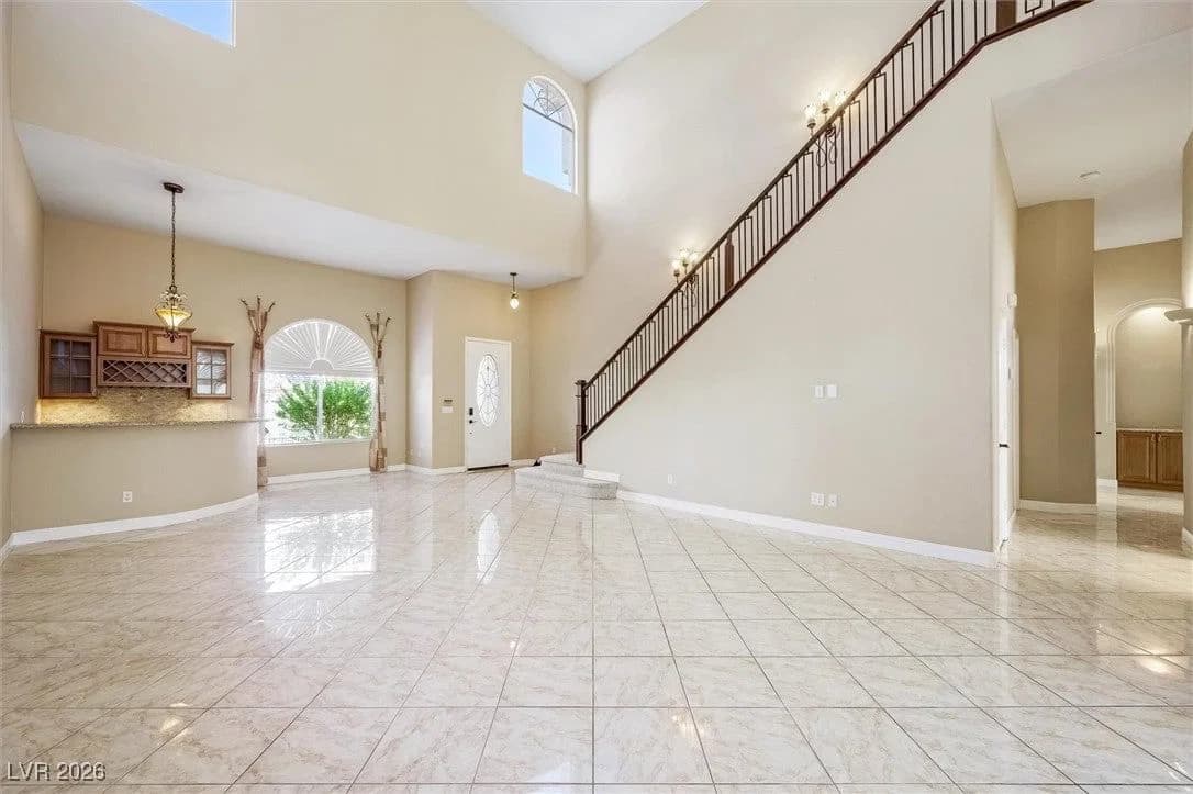2107 Eaglepath Circle photo 4