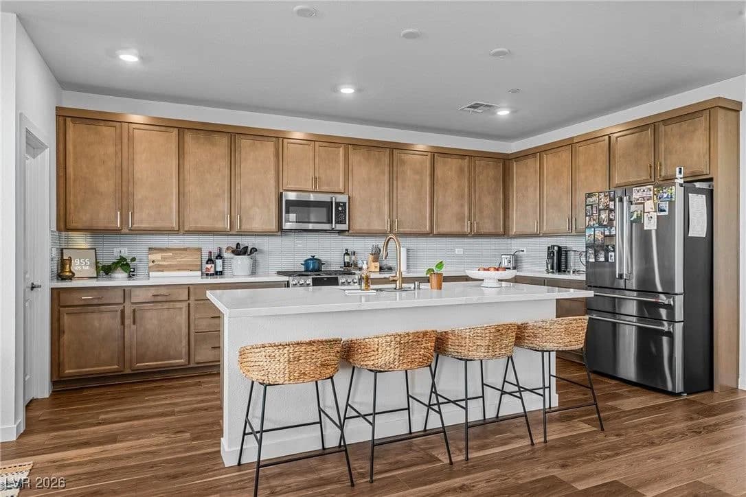 10416 Smokey Mariposa Avenue photo 3