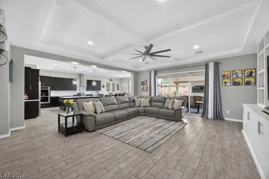 9778 Mosaic Canyon Court photo 4
