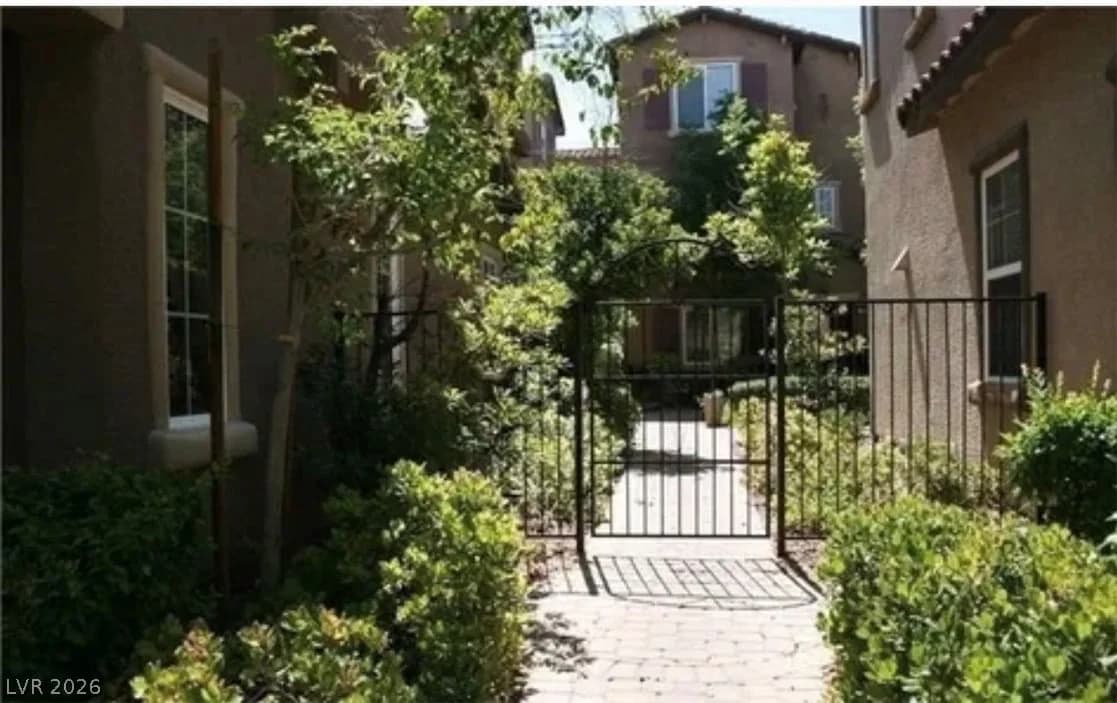 1837 Ardilea Street photo 2