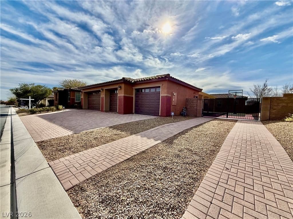 8455 Creekstone Court photo 3