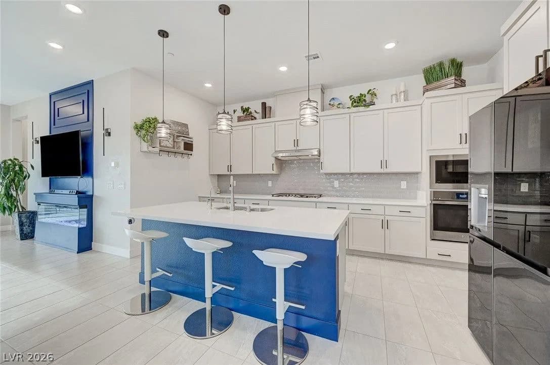 251 Piazzetta Place photo 2