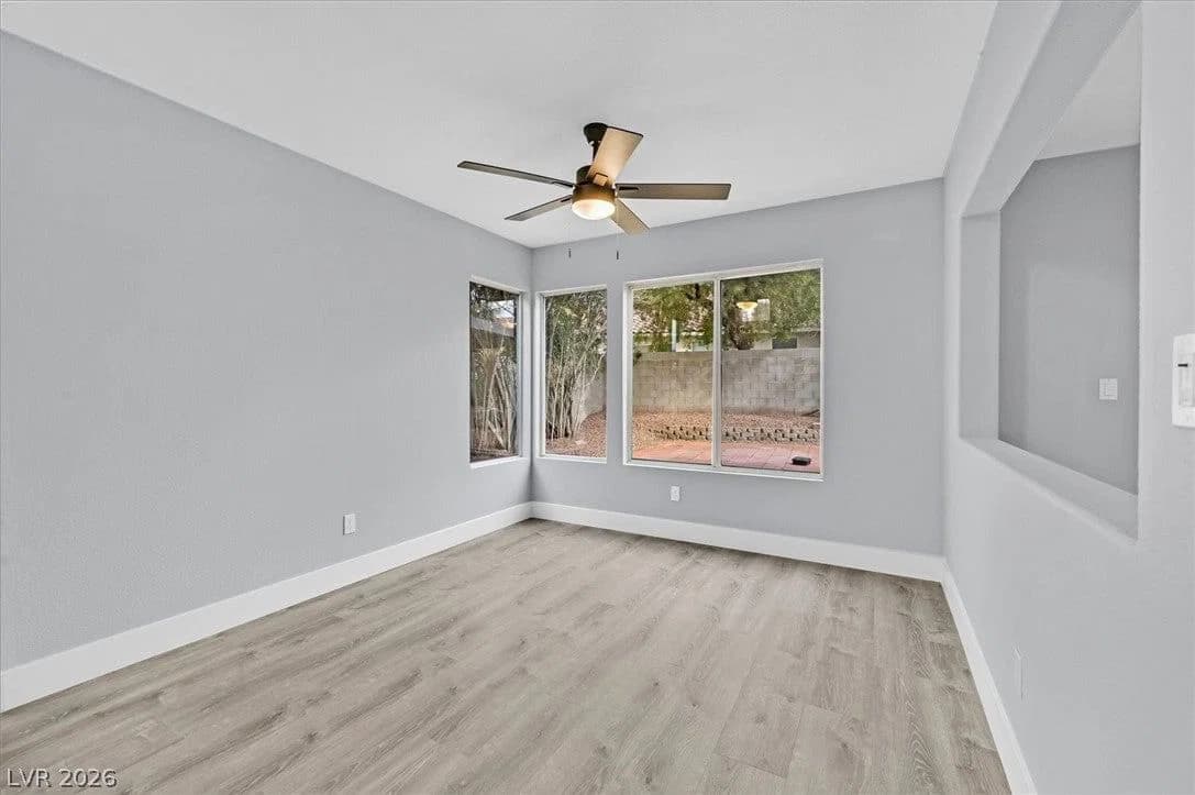 8946 Libertyvale Drive photo 4
