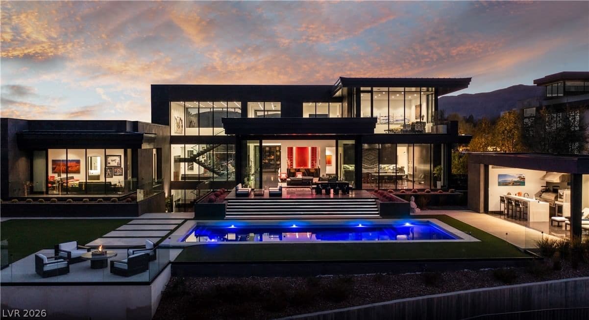 44 Hawk Ridge Drive