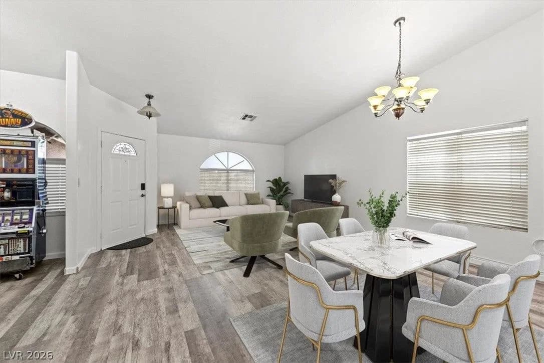 2305 Lone Ridge Court photo 4