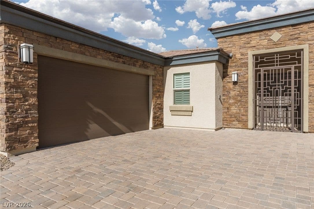10320 Mystic Ledge Court photo 5