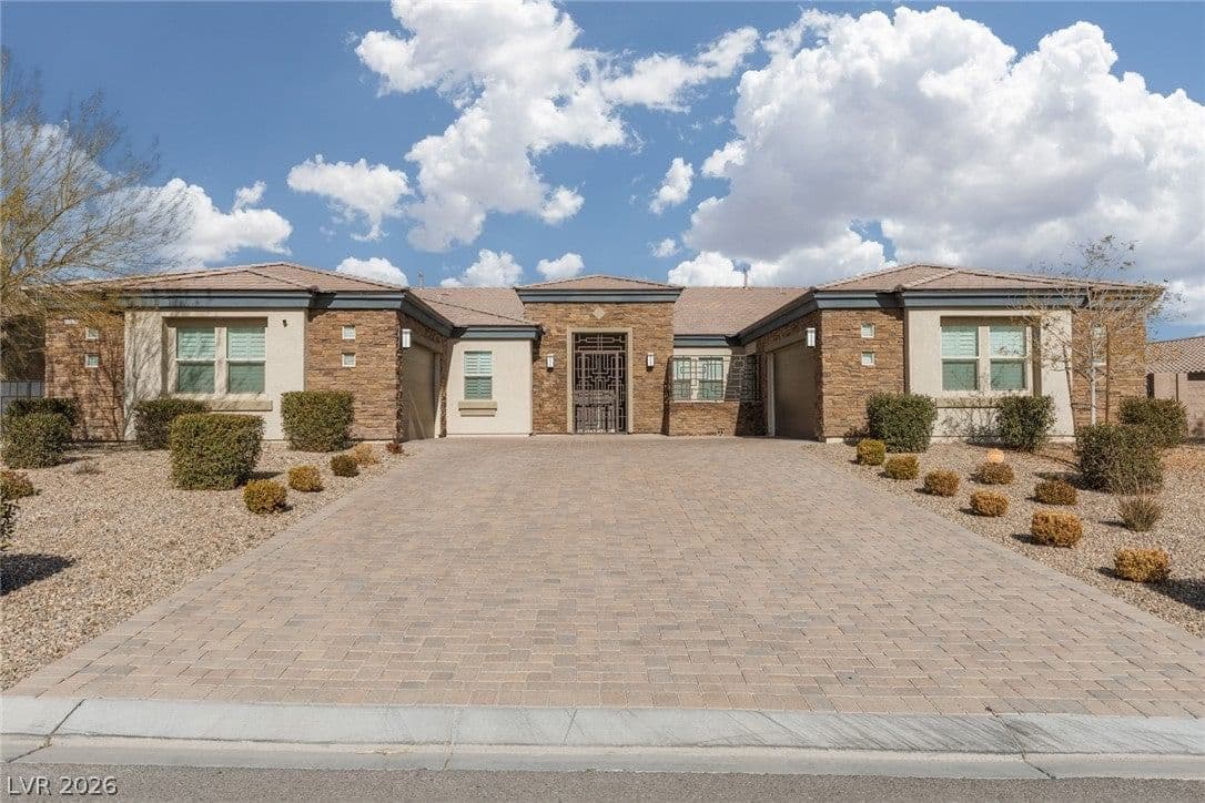 10320 Mystic Ledge Court photo 3