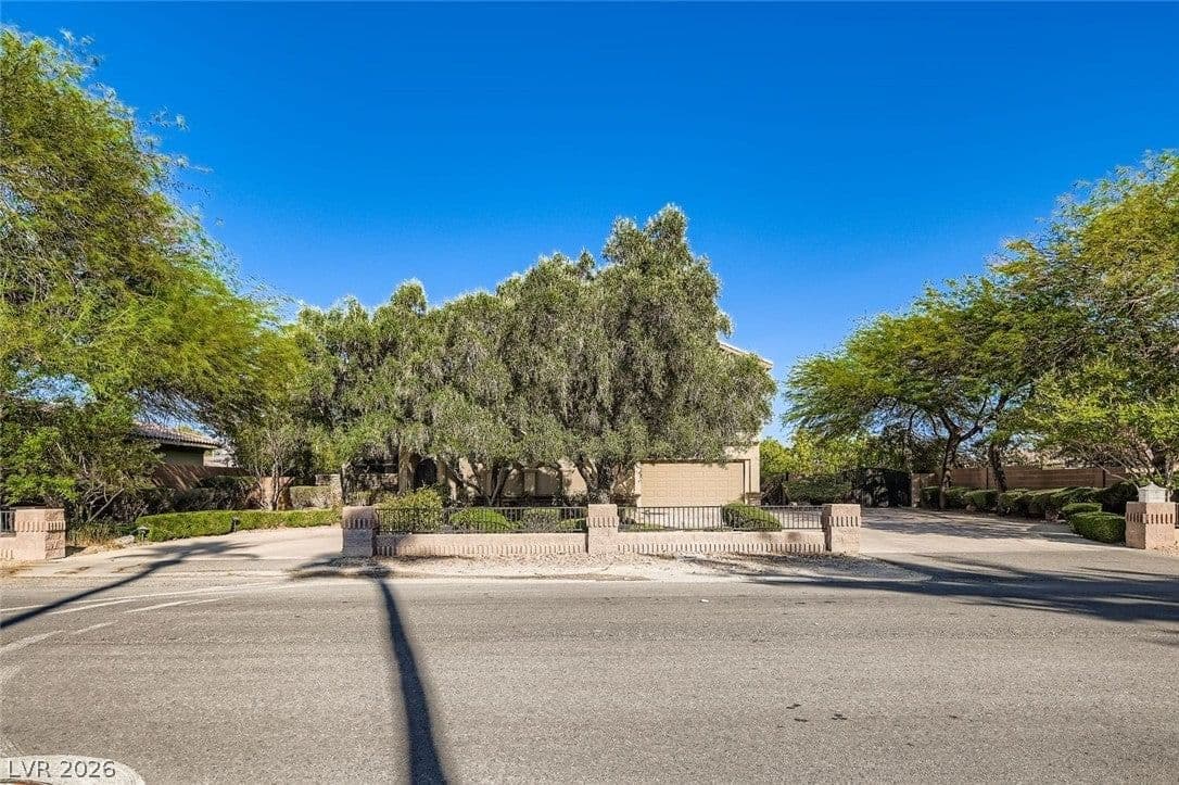 5025 Conough Lane photo 4
