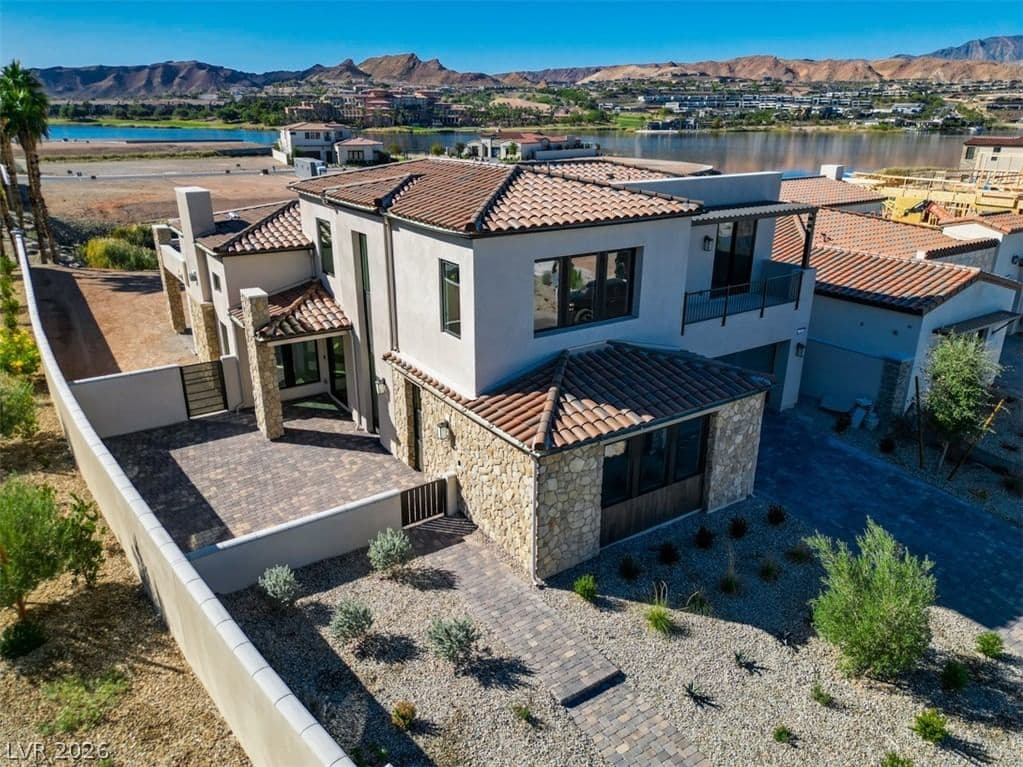 45 Bellissima Lago Court