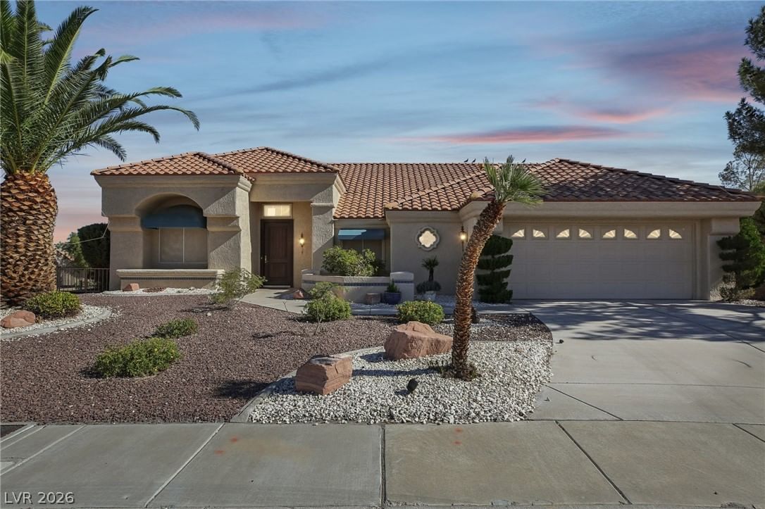2504 Youngdale Drive photo 2