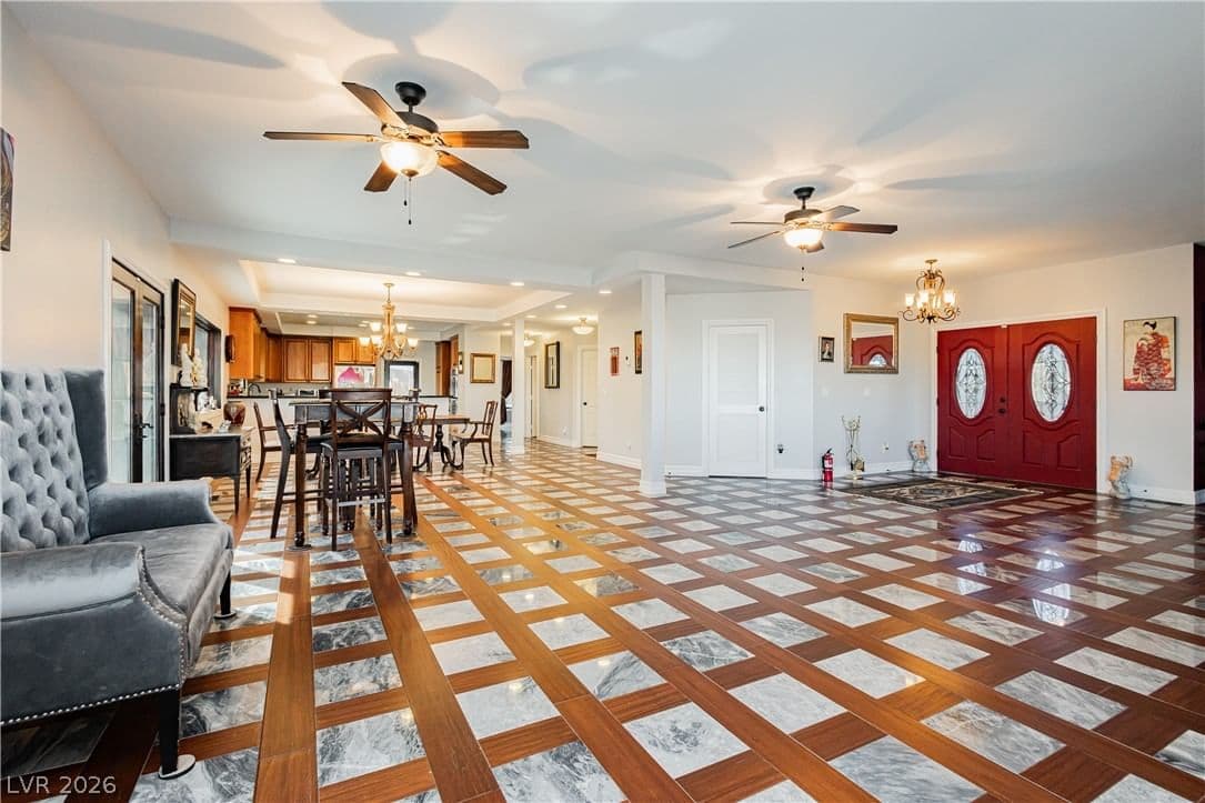 113 Caperna Court photo 3