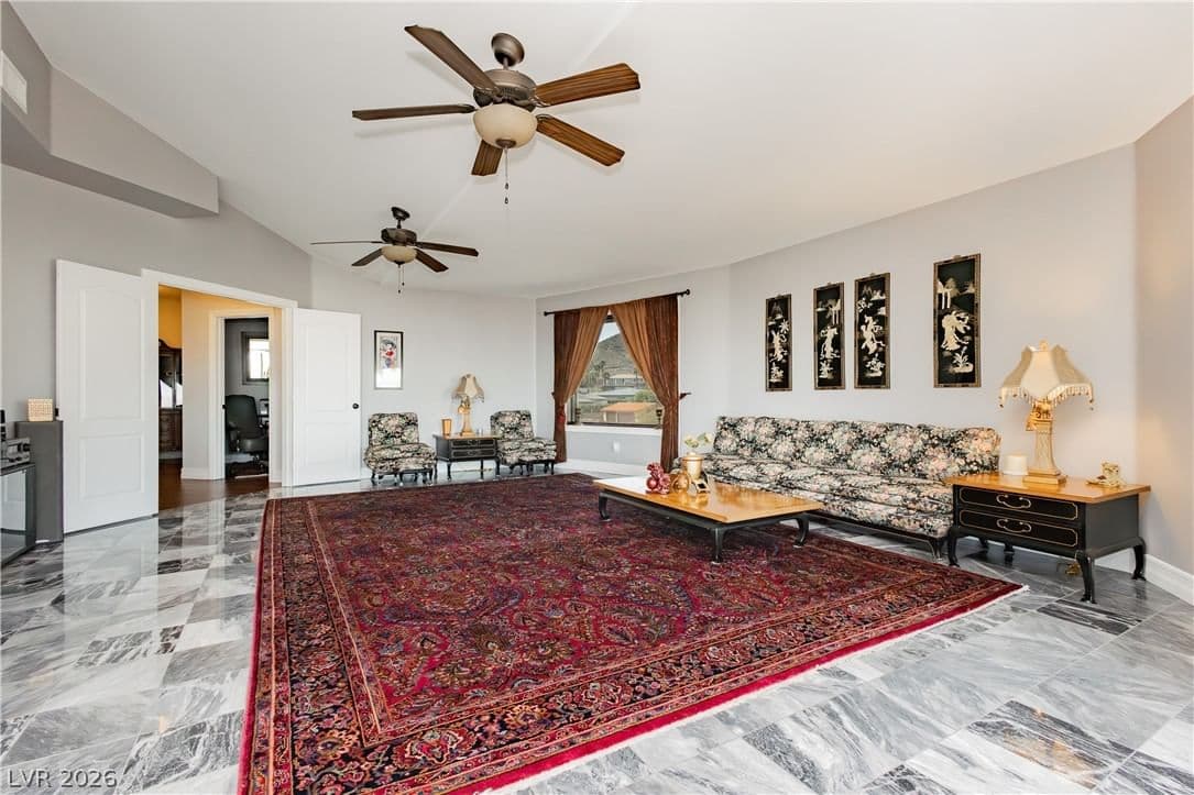 113 Caperna Court photo 4