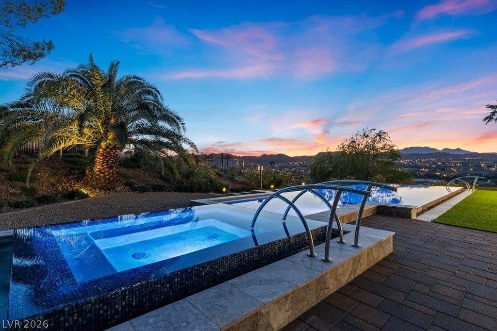 1 Costa Del Sol Court photo 5