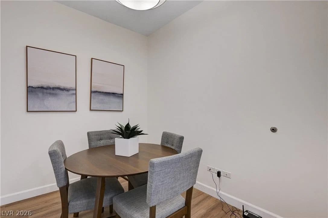 200 Sahara Avenue photo 5