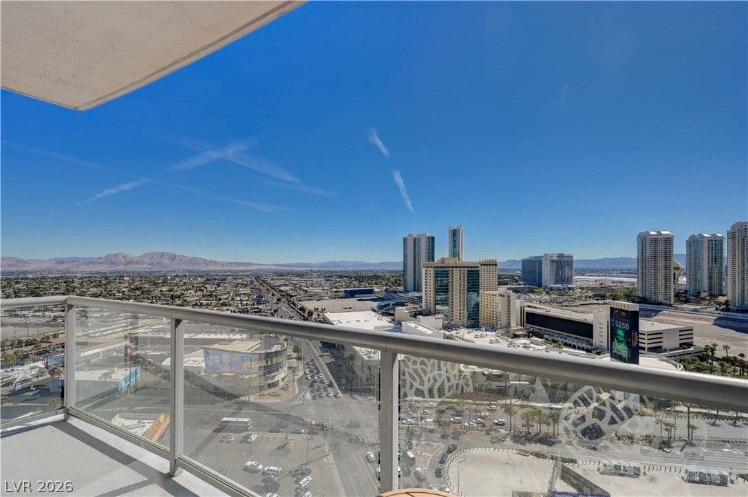200 Sahara Avenue