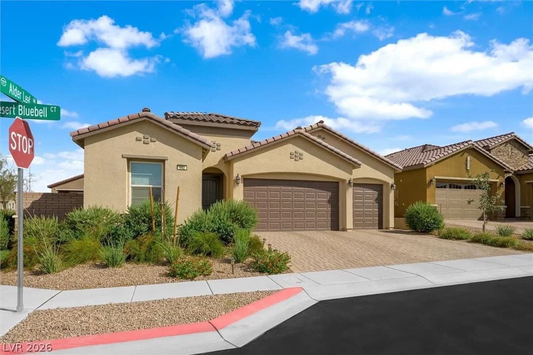602 Desert Bluebell Court photo 2