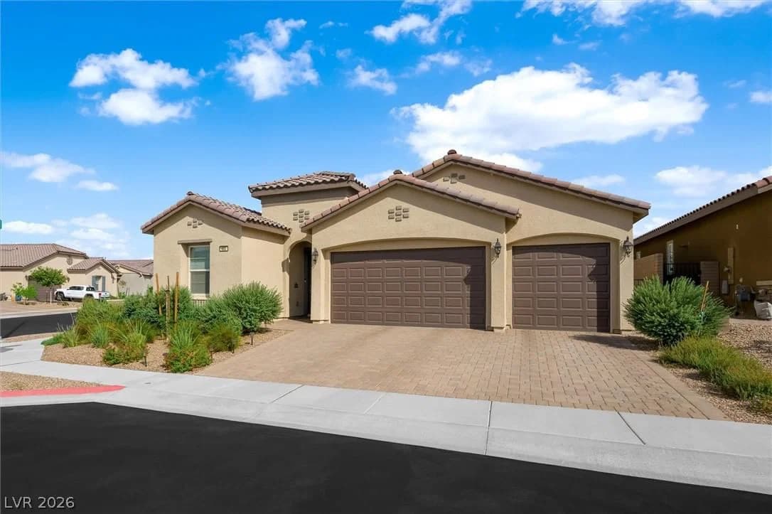 602 Desert Bluebell Court photo 3