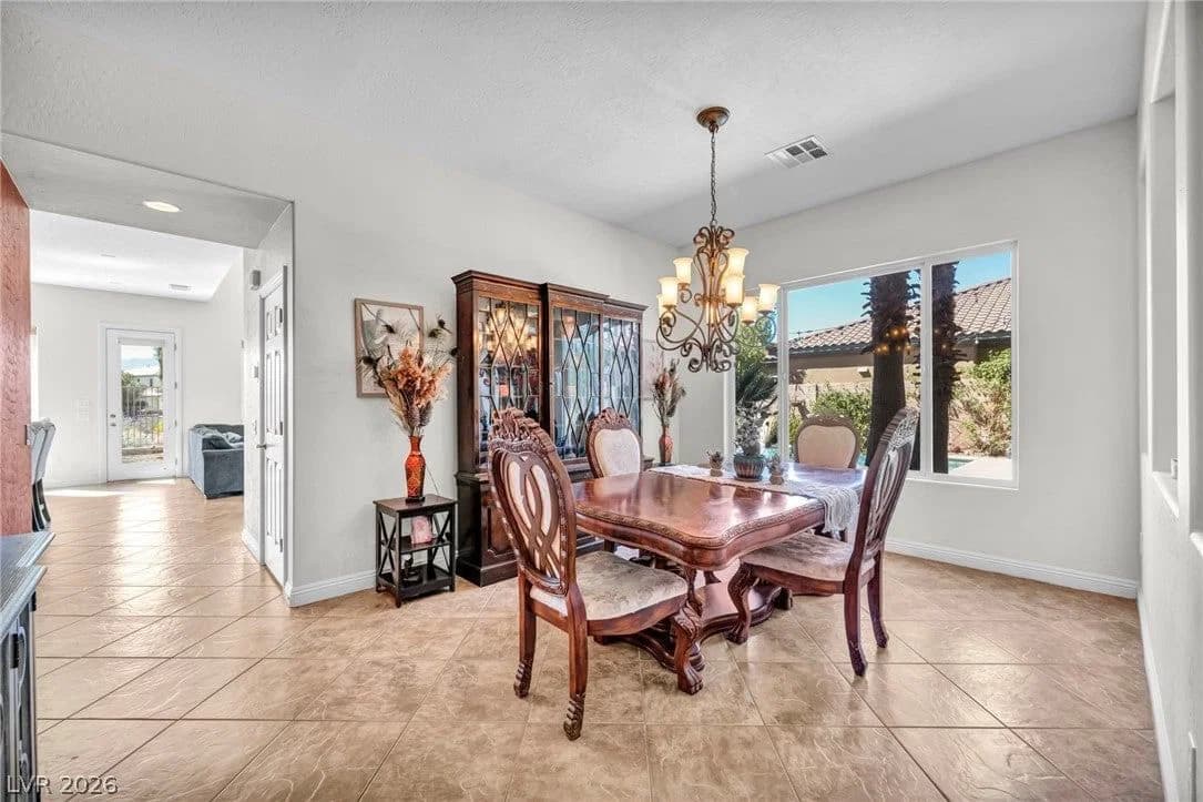 8525 Killians Greens Drive photo 5