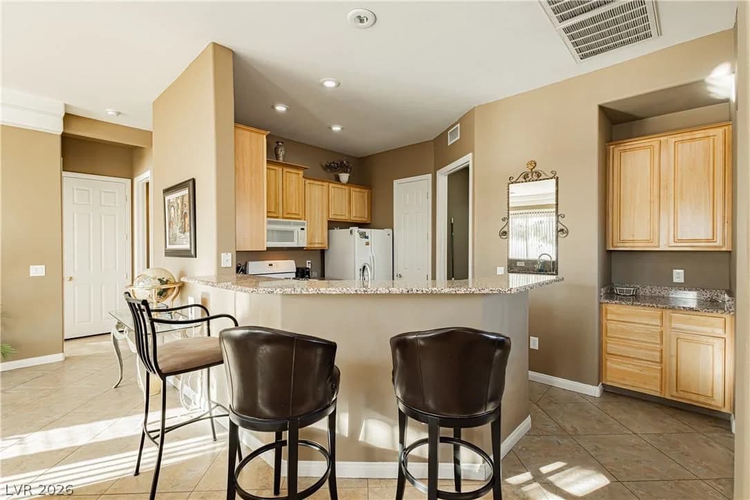 228 Lorryn Lane photo 5