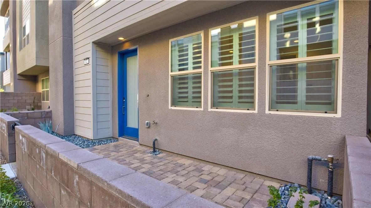 642 Grey Saker Street photo 5