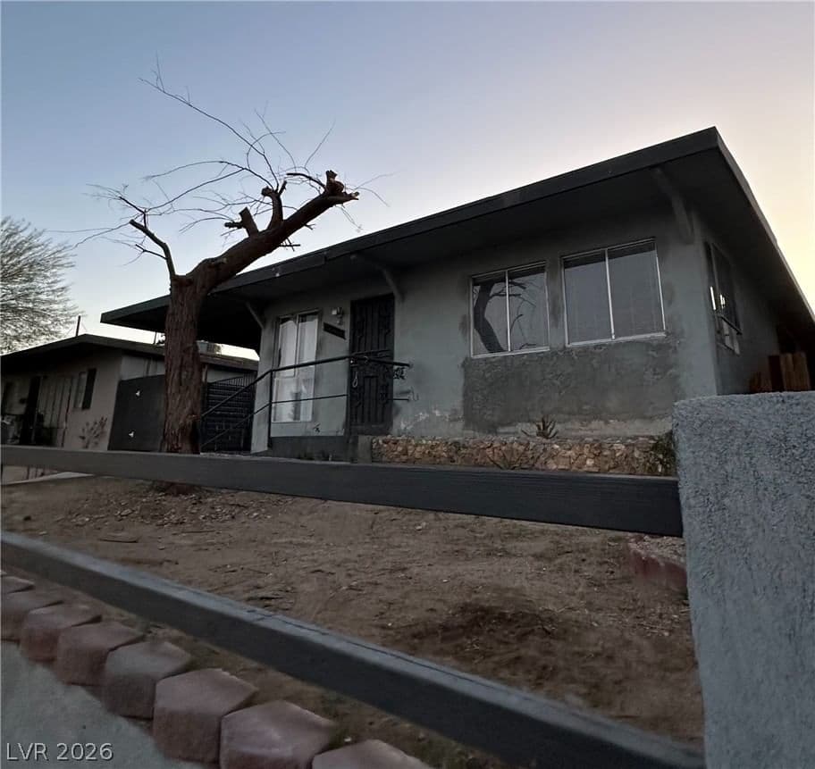 1649 Stocker Street photo 2