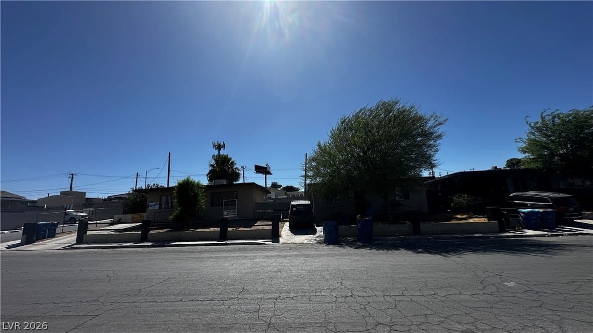 1649 Stocker Street photo 5