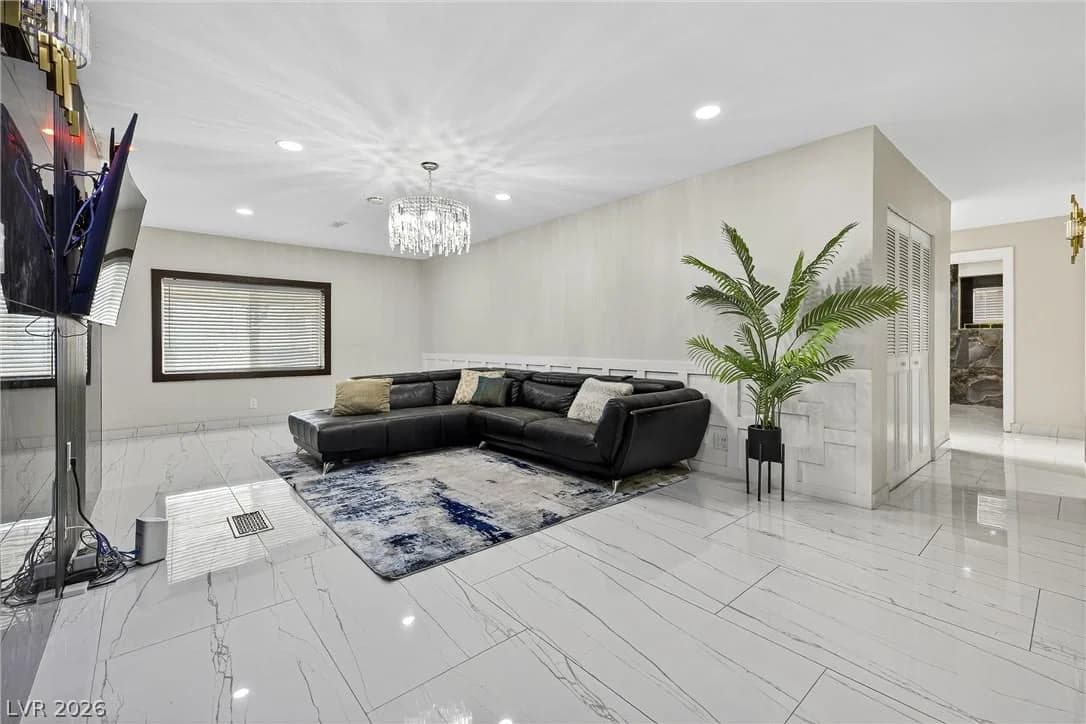 431 Fogg Street photo 3