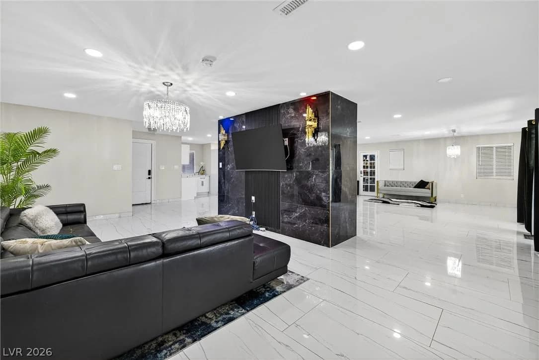 431 Fogg Street photo 4