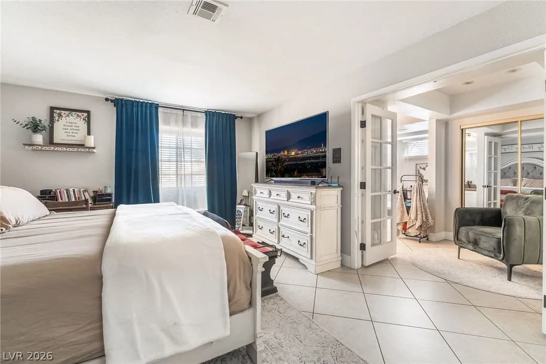 3203 La Mancha Way photo 5