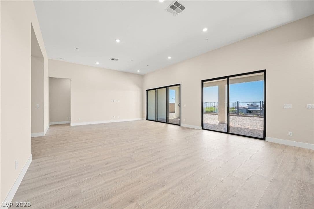 526 Carter House Way photo 3