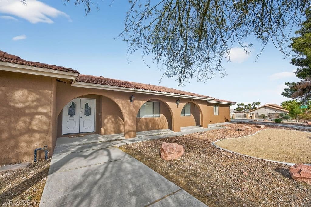 3189 Casanova Circle photo 4