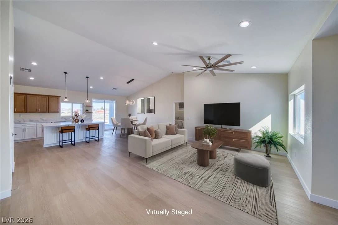 2880 Red Rock photo 2