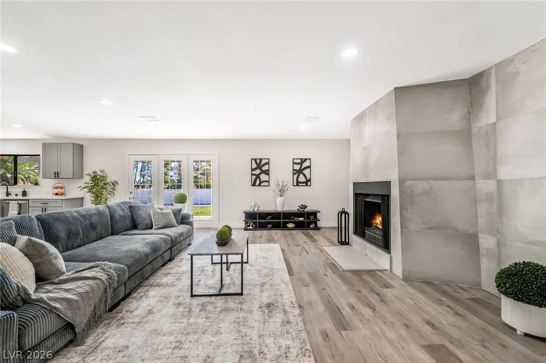 5574 Mojave Road