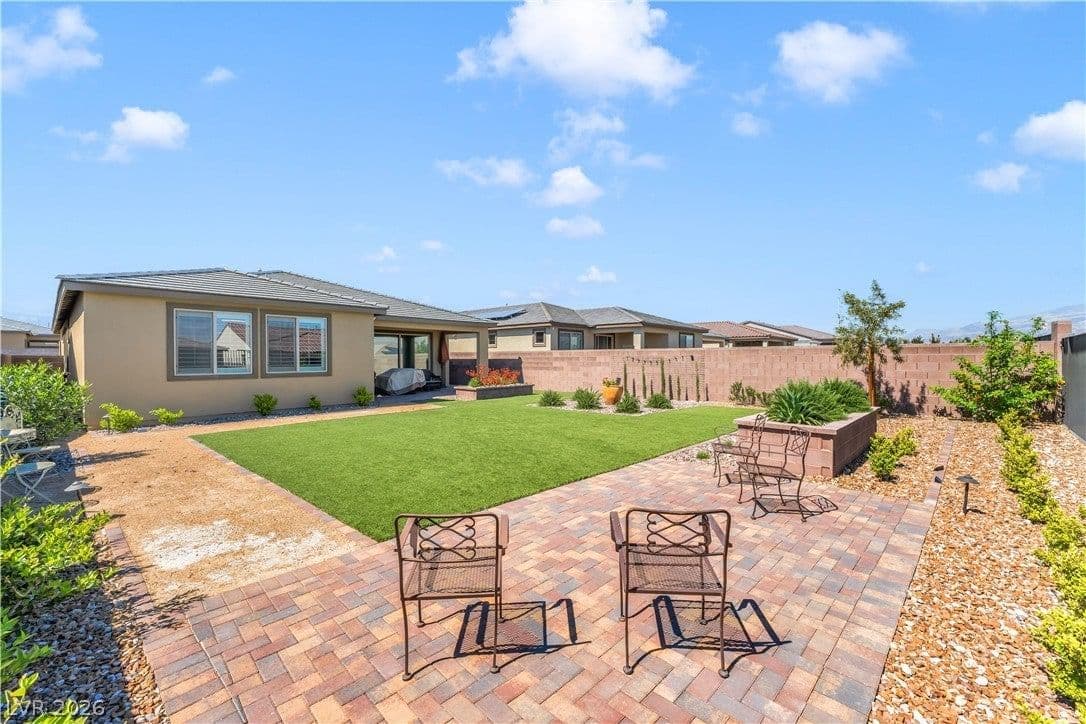 10216 Chrysolite Place photo 5