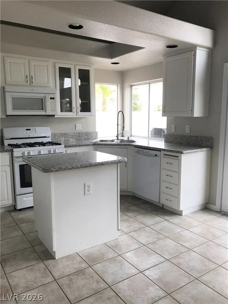 8608 Copper Knoll Avenue photo 4