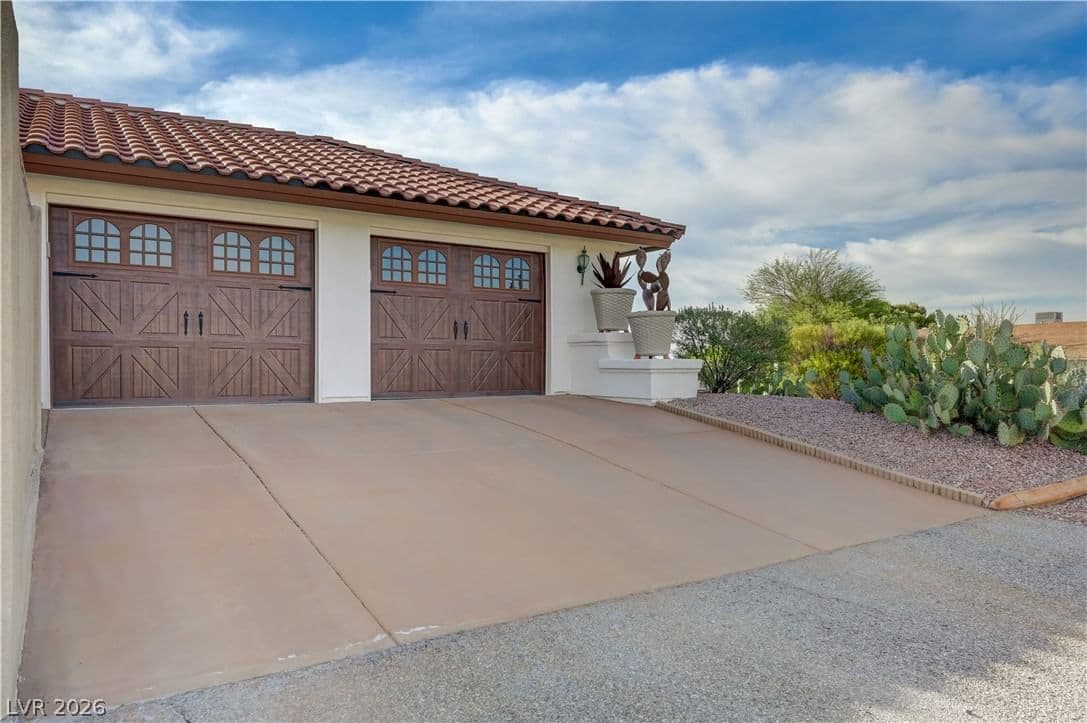 1591 Rocking Horse Drive photo 4