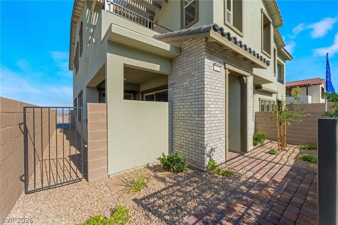 1821 Sparrow Nest Street photo 4