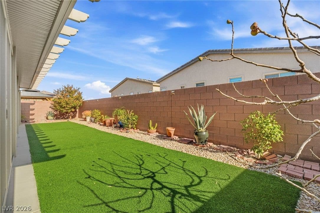 8610 Hallcrest Court photo 4