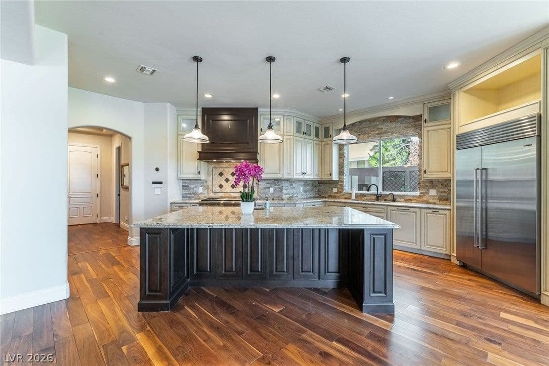 712 Canyon Greens Drive photo 2