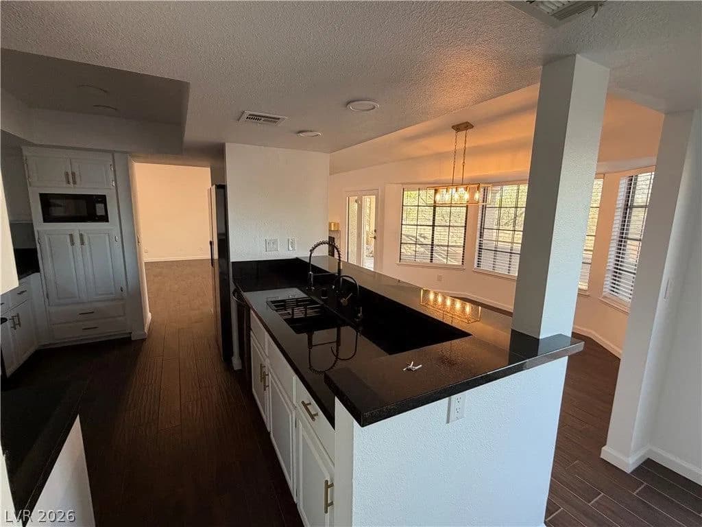 245 Cimarron Rd photo 4