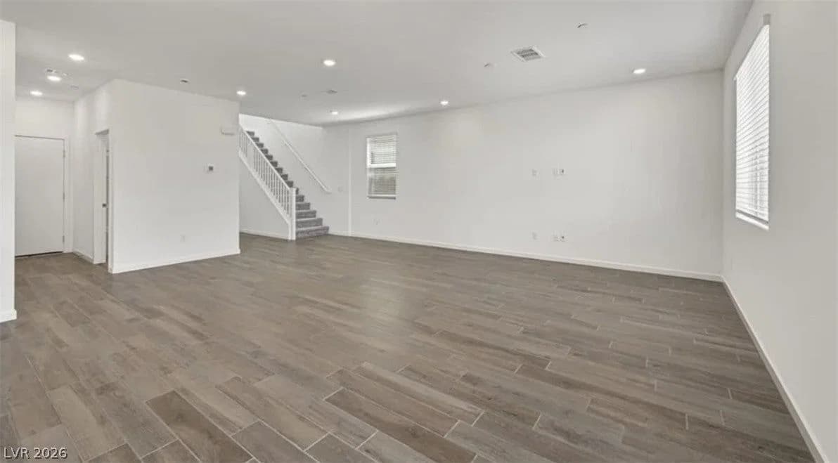 312 Cabasa Place photo 3