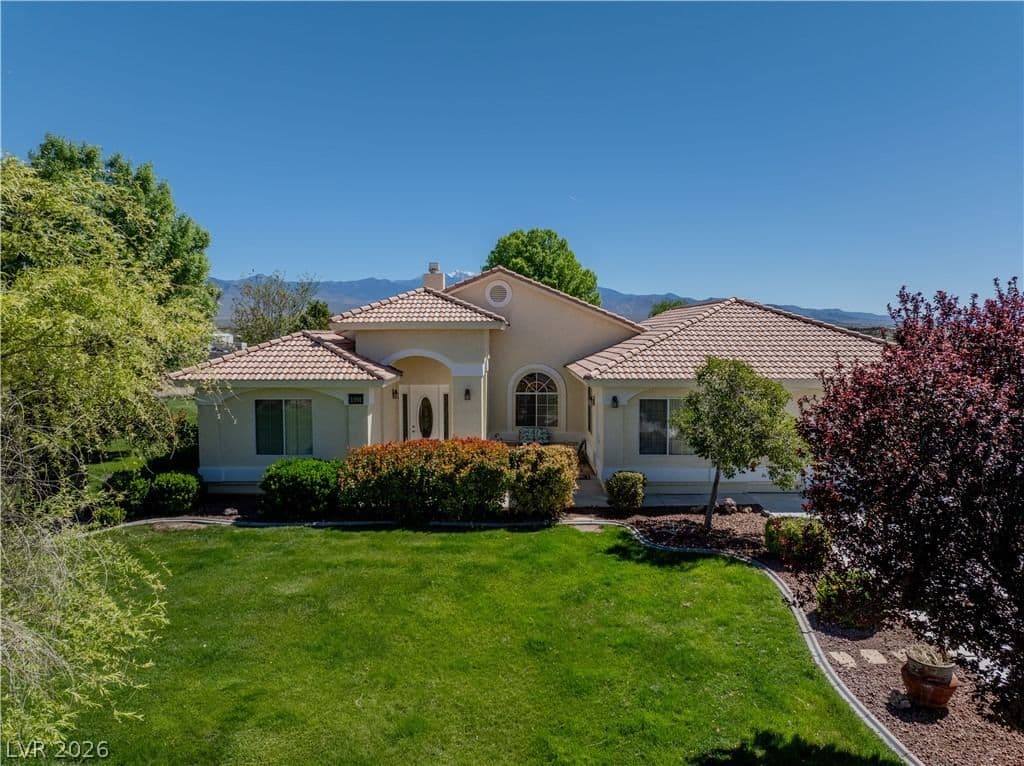 1391 Leslie Street photo 4