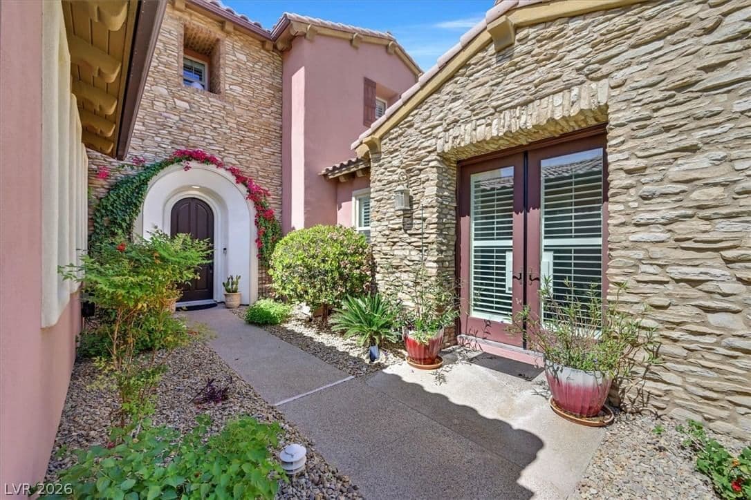 75 Contrada Fiore Drive photo 3