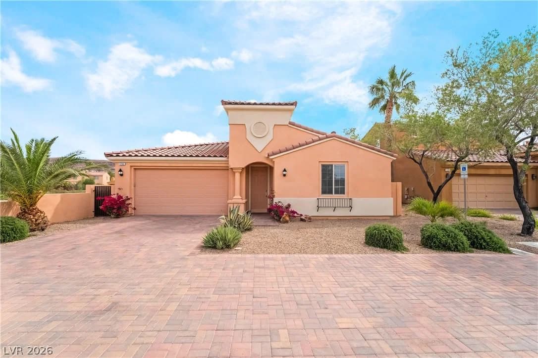 1286 Calcione Drive photo 2